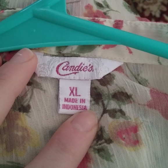 Floral Print Blouse - Picture 3 of 5